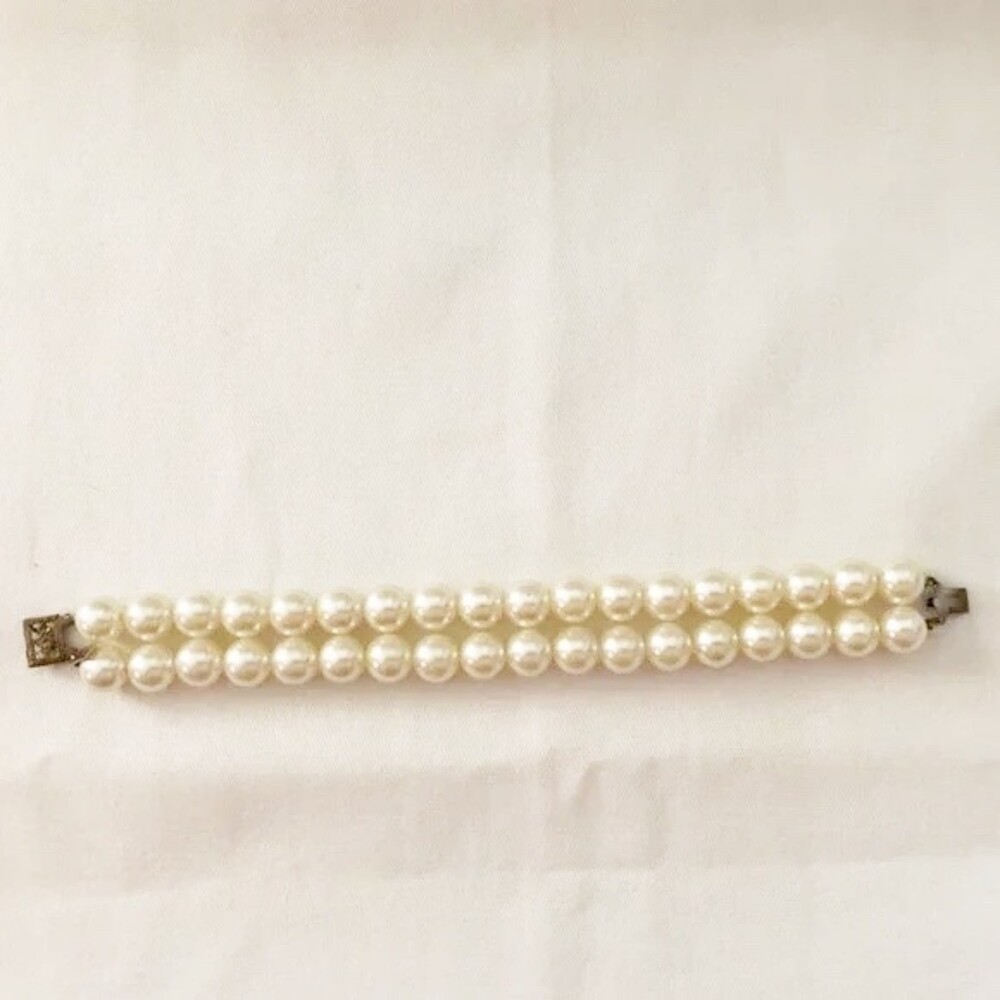 Tammey Jewels Double Synthetic Pearl Bracelet Signed - Picture 5 of 7